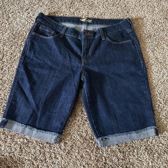 Old Navy denim shorts for women size 12 - Picture 2 of 7